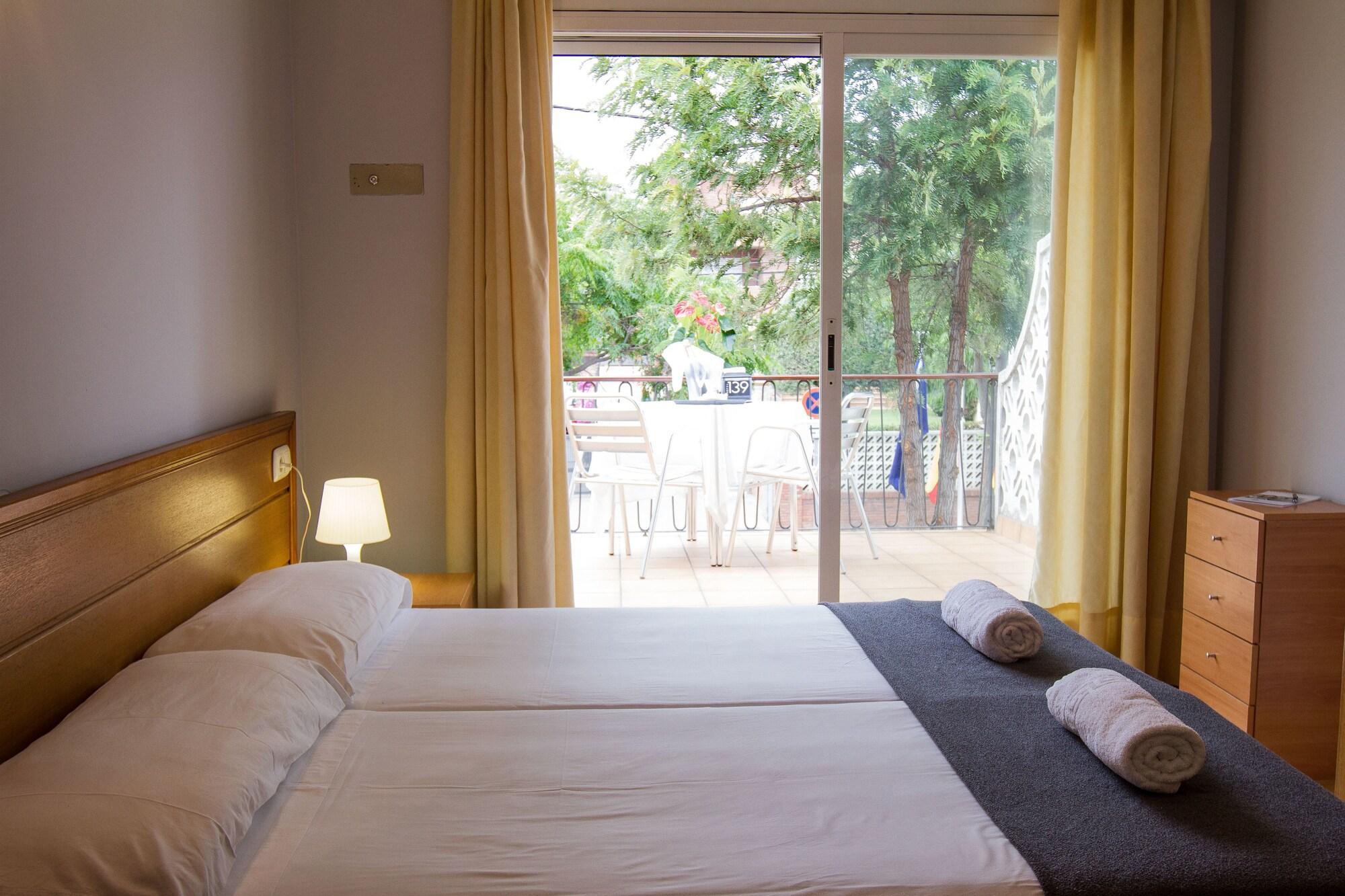 Hotel 139 Castelldefels Εξωτερικό φωτογραφία