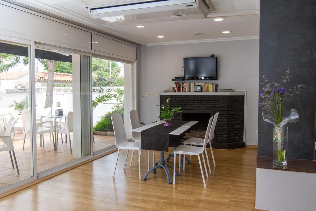 Hotel 139 Castelldefels Εξωτερικό φωτογραφία